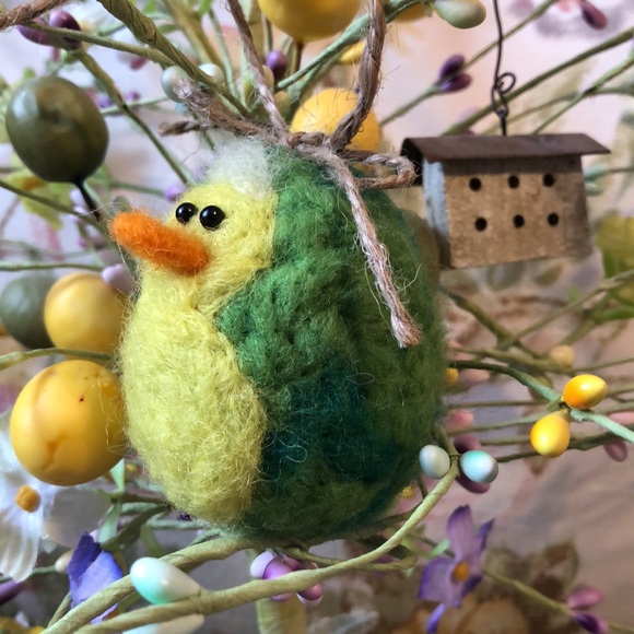 Handmade needle felted Easter egg duckling spring decoration ornament farmhouse - Picture 2 of 7